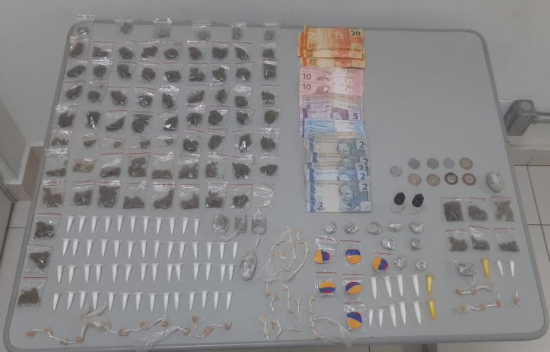 Foto 4 de 4 — Operação do Baep apreende drogas e prende homem em Araraquara